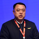 马建新
中国民用航空飞行学院党委常委、副院长
以奋击者为先的态度落实立德树人根本任务,以创新者强的行动统筹推进民航人才培养的中国式现代化之路,坚持为党育人、为国育才,为中国民航培养更多合格的建设者和接班人。