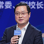 郑承军
北京第二外国语学院党委常委、副校长
拔尖人才关键在于“拔”字,要不拘一格降人才。对于拔尖人才,要注重专业素养、探索精神、学科交叉和创新能力。